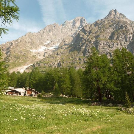 Chalet Berlot Βίλα Κουρμαγιέρ Εξωτερικό φωτογραφία